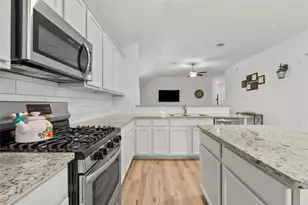 4331 Oakdale Mist Dr, Dickinson, TX 77539 - Photo 13