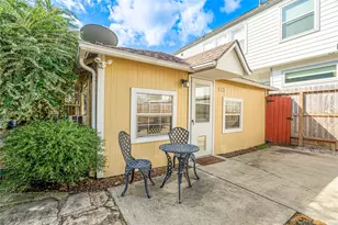 860 E 25th St, Houston, TX 77009 - Photo 5