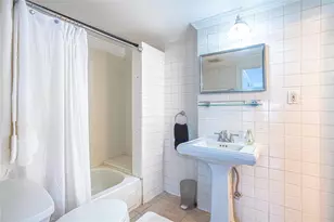 860 E 25th St, Houston, TX 77009 - Photo 13