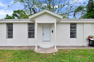 806 E Emily Ave, Wharton, TX 77488 - Photo 1