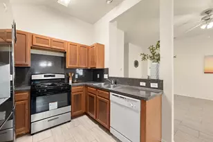 2631 Steelhead Dr, Houston, TX 77045 - Photo 9