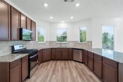 5623 Blackbird Lane, Hitchcock, TX 77563 - Photo 11