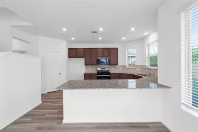 5623 Blackbird Lane, Hitchcock, TX 77563 - Photo 9