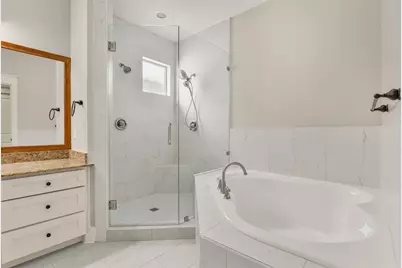 652 E 6th 1/2 Street, Houston, TX 77007 - Photo 19