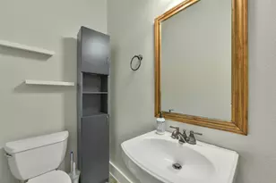 652 E 6th 1/2 St, Houston, TX 77007 - Photo 13