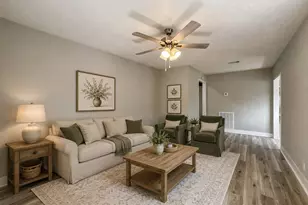 429 17th Ave N, Texas City, TX 77590 - Photo 1