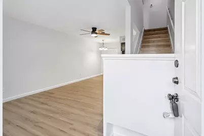 2110 Wilcrest Drive #105, Houston, TX 77042 - Photo 3
