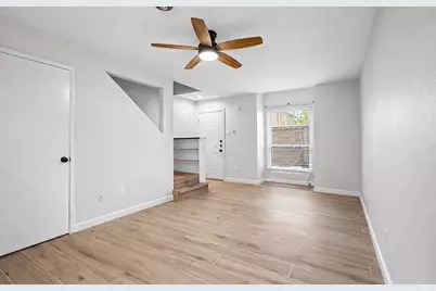 2110 Wilcrest Drive #105, Houston, TX 77042 - Photo 5