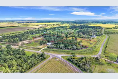 0 Crossover, Anahuac, TX 77514 - Photo 9