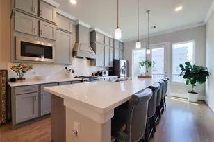 1315 W 24th St, Houston, TX 77008 - Photo 5