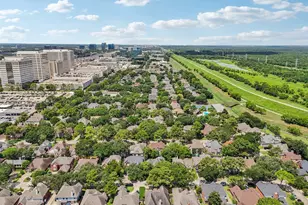 1322 W Forest Dr, Houston, TX 77043 - Photo 39