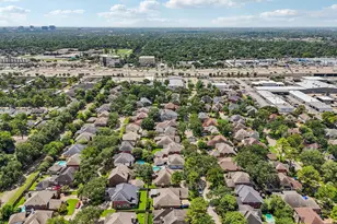1322 W Forest Dr, Houston, TX 77043 - Photo 37