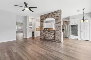 1322 W Forest Dr, Houston, TX 77043 - Photo 11
