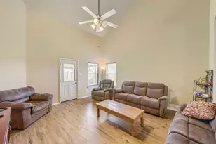 631 Honeysuckle Vine Dr, Rosenberg, TX 77469 - Photo 5