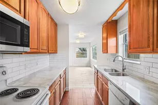 327 Windward Dr, League City, TX 77573 - Photo 7