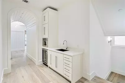 2425 E Seaside Drive, Galveston, TX 77550 - Photo 19