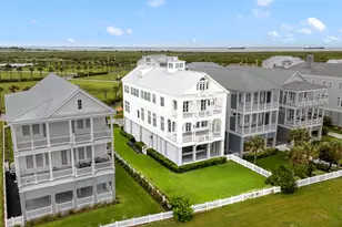 2425 E Seaside Dr, Galveston, TX 77550 - Photo 1