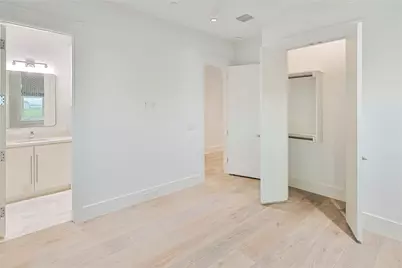 2425 E Seaside Drive, Galveston, TX 77550 - Photo 21