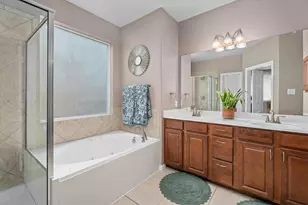 13846 McKinney Creek Ln, Houston, TX 77044 - Photo 19