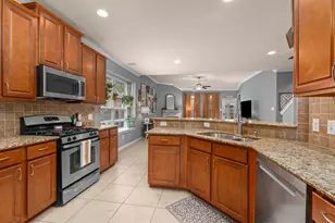 13846 McKinney Creek Ln, Houston, TX 77044 - Photo 9