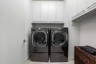 205 Portland St, Houston, TX 77006 - Photo 25