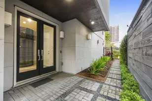 205 Portland St, Houston, TX 77006 - Photo 35