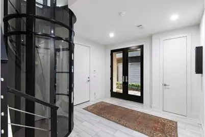 205 Portland Street, Houston, TX 77006 - Photo 9
