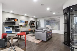 205 Portland St, Houston, TX 77006 - Photo 27
