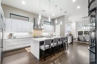 205 Portland Street, Houston, TX 77006 - Photo 1