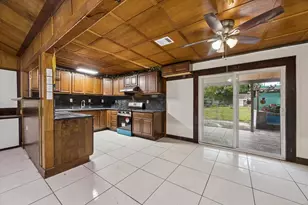10910 Keese Dr, Houston, TX 77089 - Photo 7