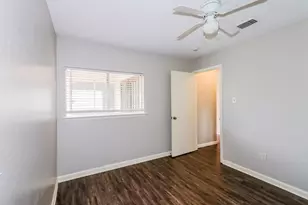 10810 Lakewood Oaks Dr, Sugar Land, TX 77498 - Photo 11