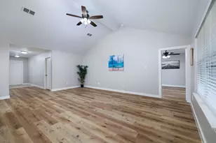 10232 Tate Ct, Conroe, TX 77385 - Photo 3
