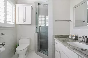 12515 Queensbury Ln, Houston, TX 77024 - Photo 19