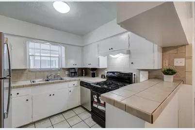 5542 Holly Street #209, Houston, TX 77081 - Photo 3