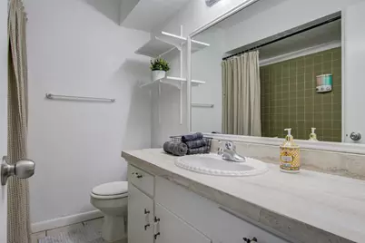 5542 Holly Street #209, Houston, TX 77081 - Photo 5