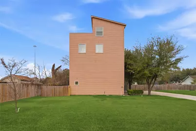 408 Eichwurzel Lane #D, Houston, TX 77009 - Photo 5