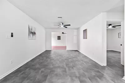 10027 Valley Sun Drive, Houston, TX 77078 - Photo 9