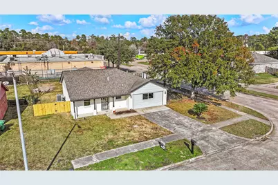 10027 Valley Sun Drive, Houston, TX 77078 - Photo 31