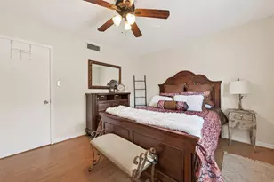 2822 Briarhurst Dr, Houston, TX 77057 - Photo 13