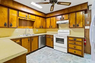 244 Holly Lake W, Livingston, TX 77351 - Photo 17