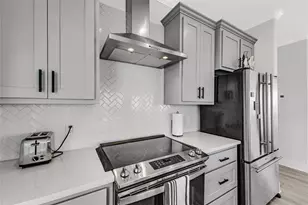 865 Kahla Dr, Crystal Beach, TX 77650 - Photo 13