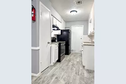 4515 Oxford Street #24, Houston, TX 77022 - Photo 3