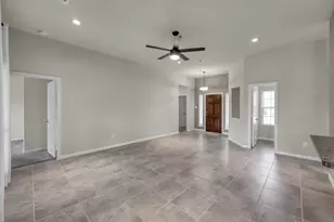 398 Rolling Hills Dr, Conroe, TX 77304 - Photo 7