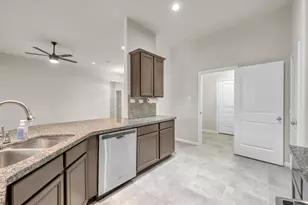 398 Rolling Hills Dr, Conroe, TX 77304 - Photo 13