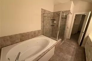 8715 Meadowcroft Dr, Houston, TX 77063 - Photo 11