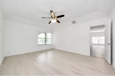 4922 E Laureldale Drive, Houston, TX 77041 - Photo 21