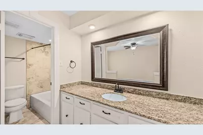 9621 Longmont Drive, Houston, TX 77063 - Photo 19