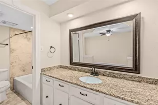 9621 Longmont Dr, Houston, TX 77063 - Photo 21