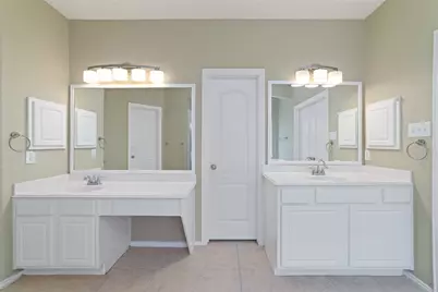24826 Barry Estate Drive, Katy, TX 77493 - Photo 23