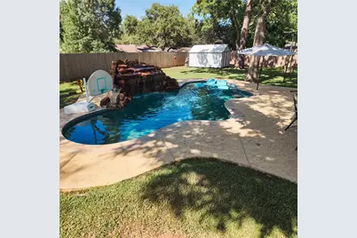 317 Harbert Street, Columbus, TX 78934 - Photo 3